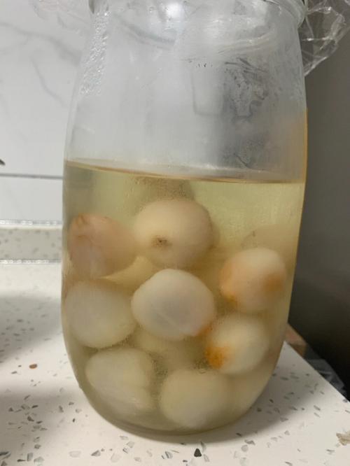 荔枝变褐色还能吃吗?荔枝里面变色