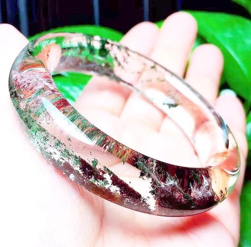 天然玻璃是不是矿物?天然玻璃有价值吗