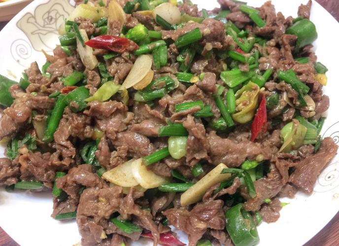 韭菜可以和牛肉一起炒吗??韭菜可以和牛肉在一起吃吗