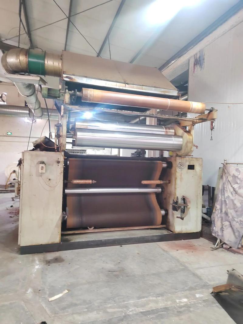 旧衣服加工地毯机器？旧衣服加工地毯机器多少钱