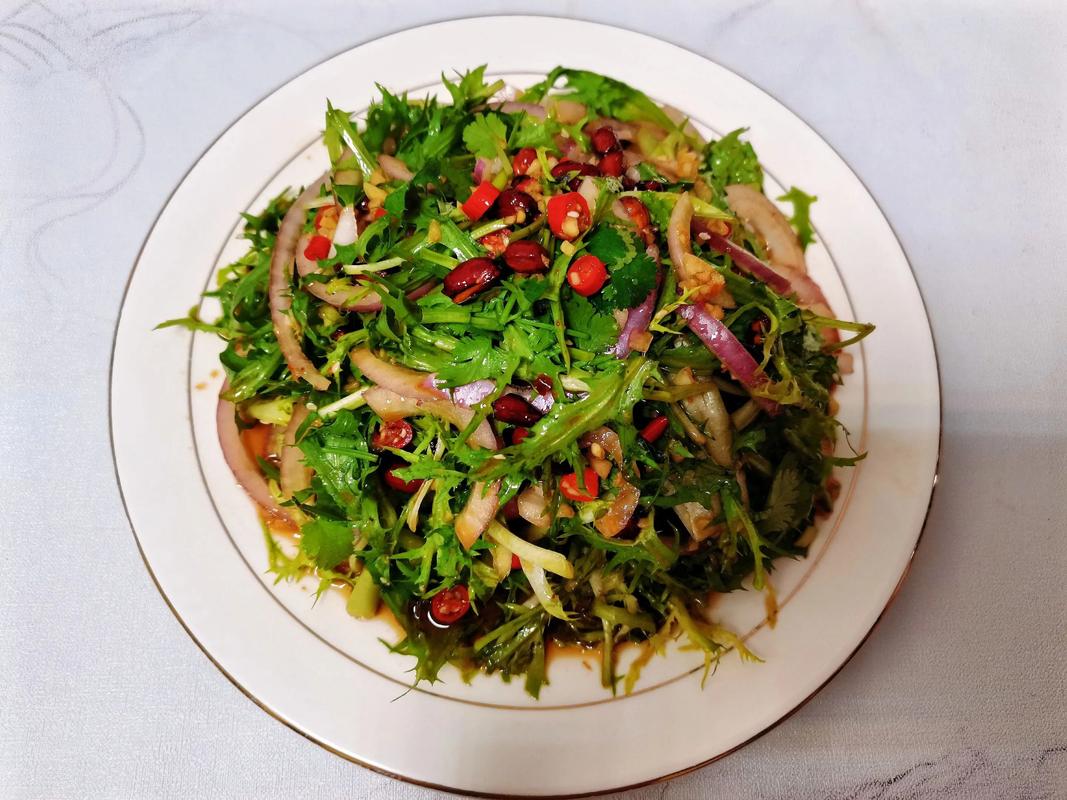 苦菊凉拌用开水焯水吗能吃吗？苦菊凉拌可以用开水焯水吗