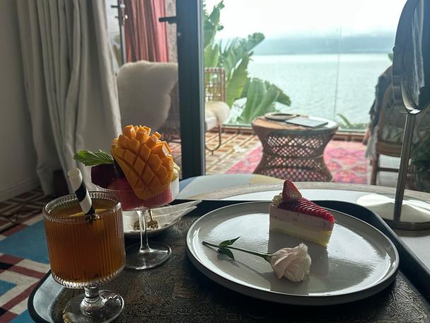 千里走单骑的主要概括?千里走单骑的主要内容30字