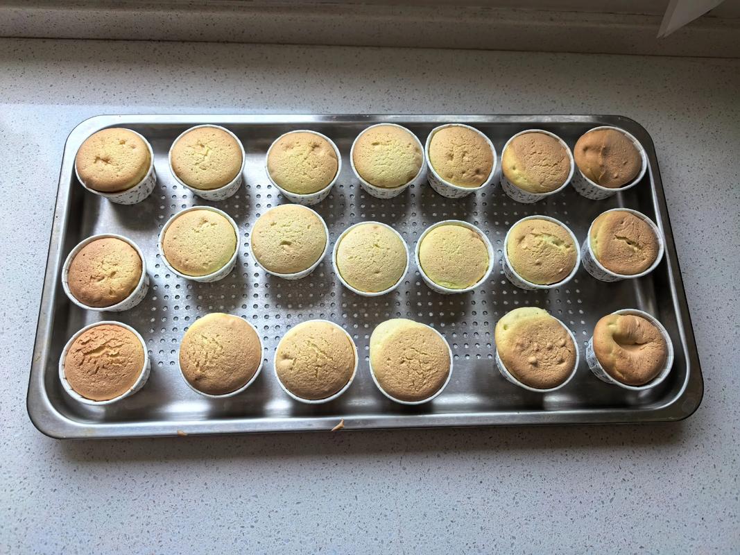 平常纸杯能用来烤蛋糕吗?普通纸杯可以放烤箱里烤蛋糕吗