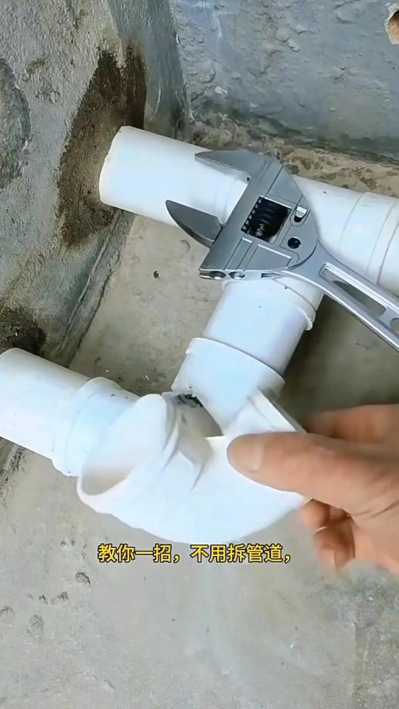 空心铁管扳弯为什么会向里凹?空心铁管弯了怎么办