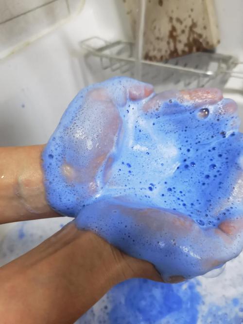 蓝色衣服被84褪色了怎么恢复?蓝色衣服溅到84染色了怎么办