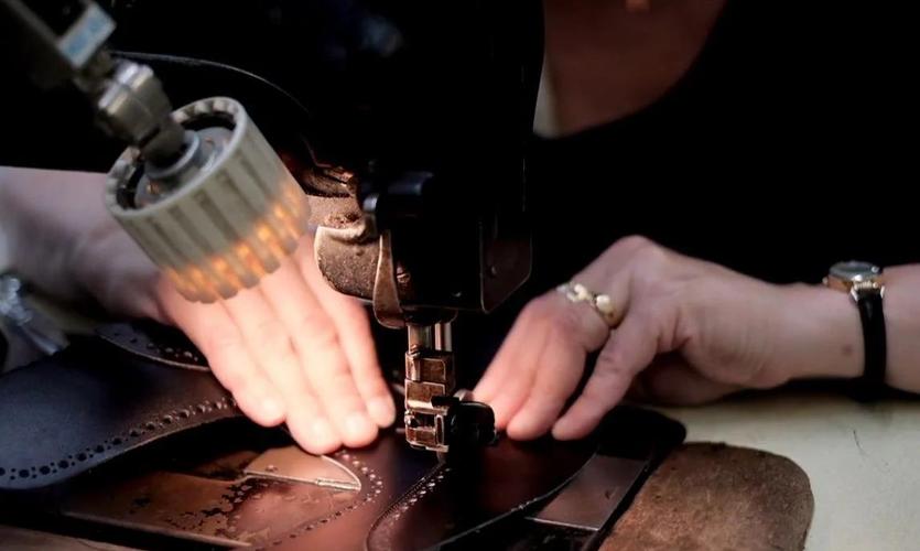 旧皮鞋可以做成什么？旧皮鞋可以做成什么衣服