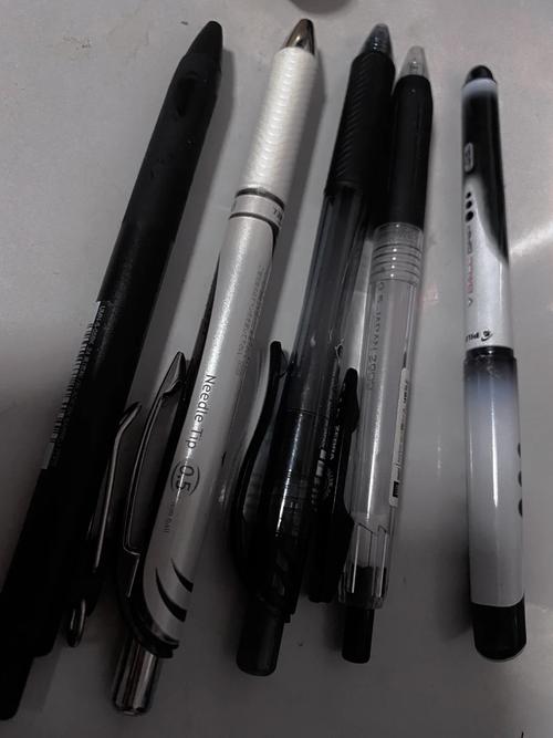 考研只能用黑色笔么？考研让用自己的笔吗