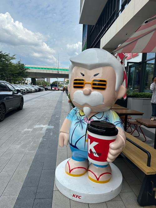 肯德基的创始人是谁叫什么名字？肯德基的创始人是谁叫什么名字呢