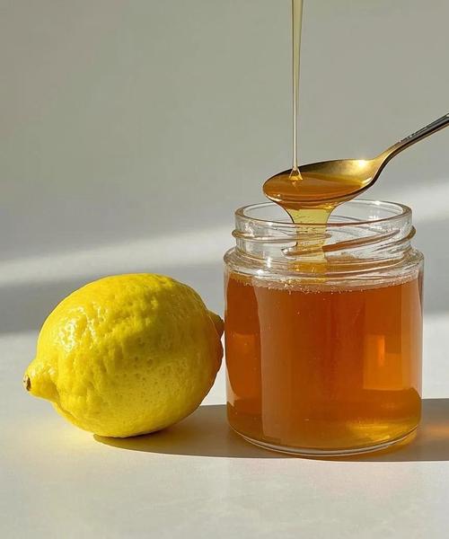 蜂蜜泡柠檬可以常温保存吗？蜂蜜里泡柠檬,能放几天
