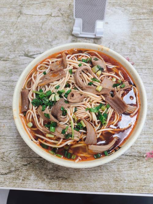 河南拉面牛杂是什么？河南拉面里的牛杂属于牛的什么部位