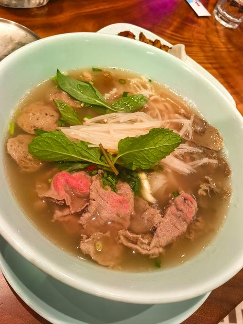 汤粉店的汤底怎么做好吃？汤粉店汤底怎么那么鲜