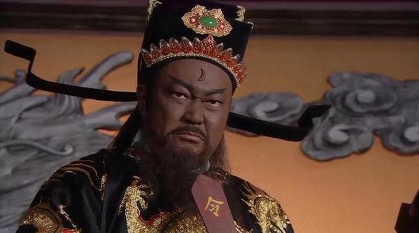 施公是哪个朝代的人?？施公案中的施公是谁