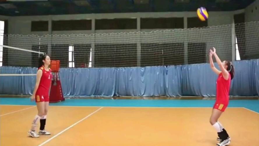 排球的传球动作有哪三种方式？排球传球动作有哪些