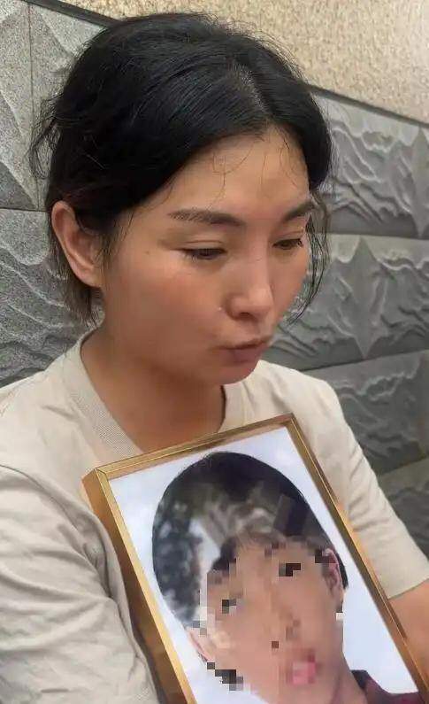 12岁女孩被虐致死案二审宣判 生母:生父案已发回重审