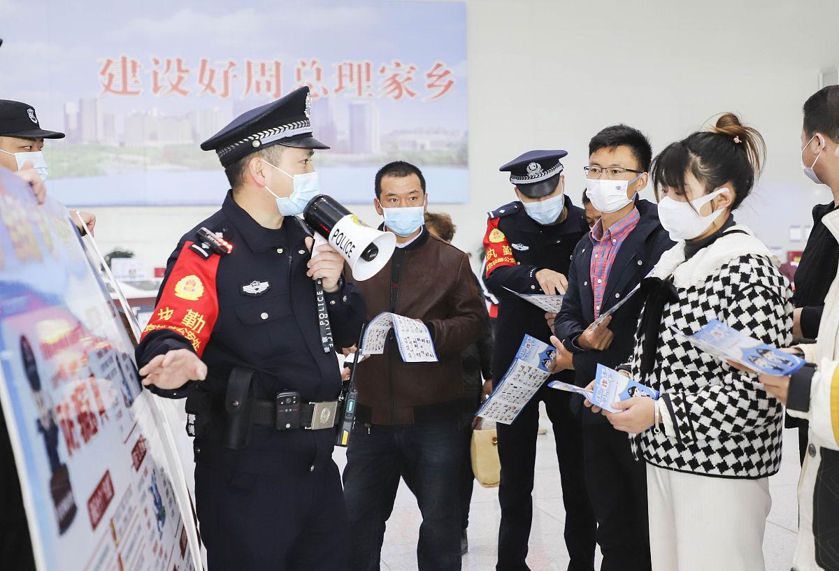 民警10小时连拨25个电话 背后的防诈阻击战令人动容