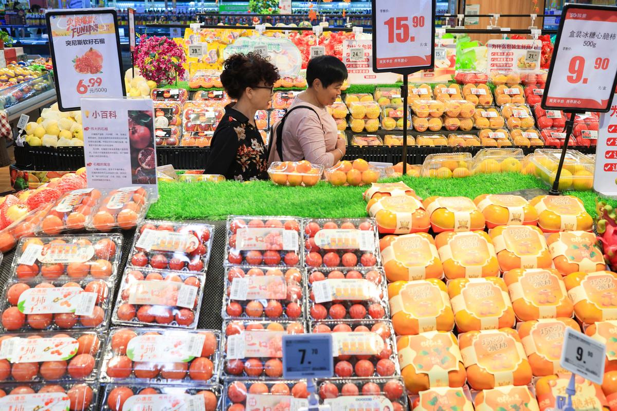 水果店“批发价零售”走红 平价策略背后的经营智慧