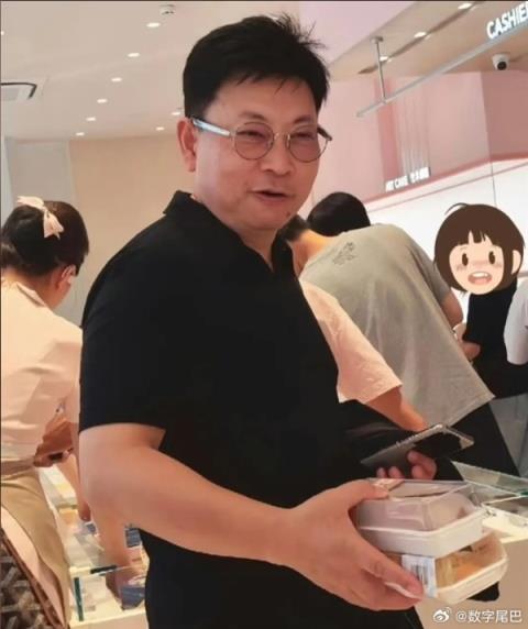 首发新麒麟！华为MateX7全新外观揭晓(图2)