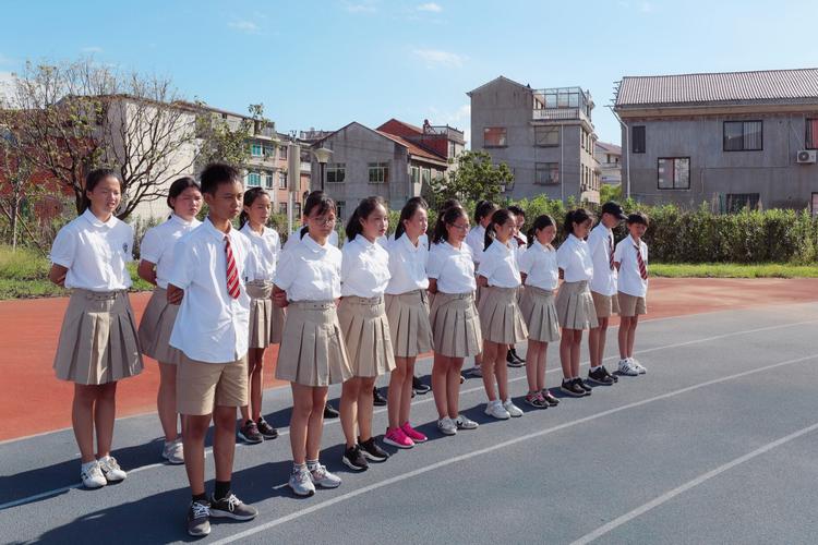 跨列和跨立有区别吗?跨列合并是什么意思