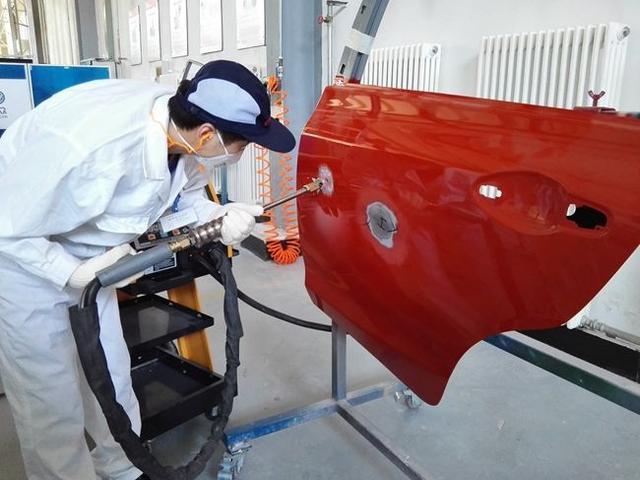 汽车喷漆教程全过程?汽车喷漆方法视频