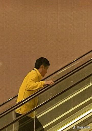 抛弃书包是什么行为?扔书包是什么意思