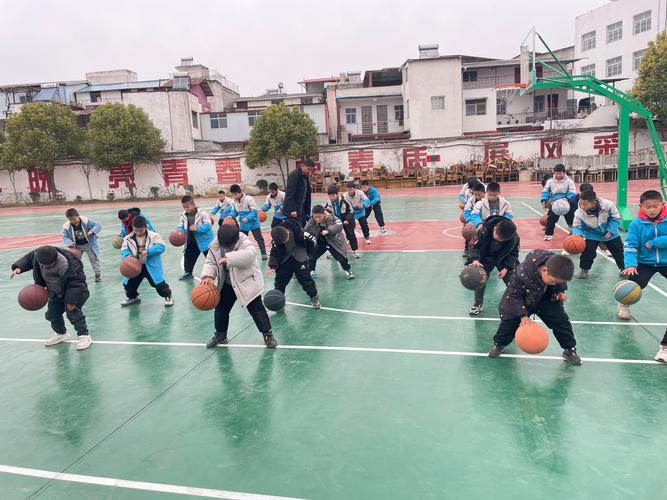 打篮球的第六人是什么意思?篮球里的第六人