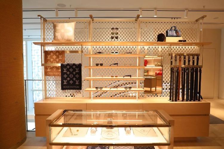 兰州哪个商场有lv专柜?兰州卖奢侈品牌的商场在哪儿