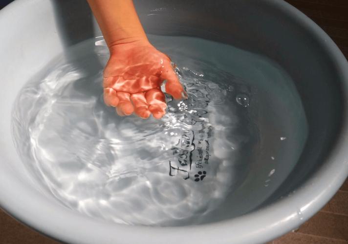 石灰入眼如何处理?石灰入眼的正确处理方法