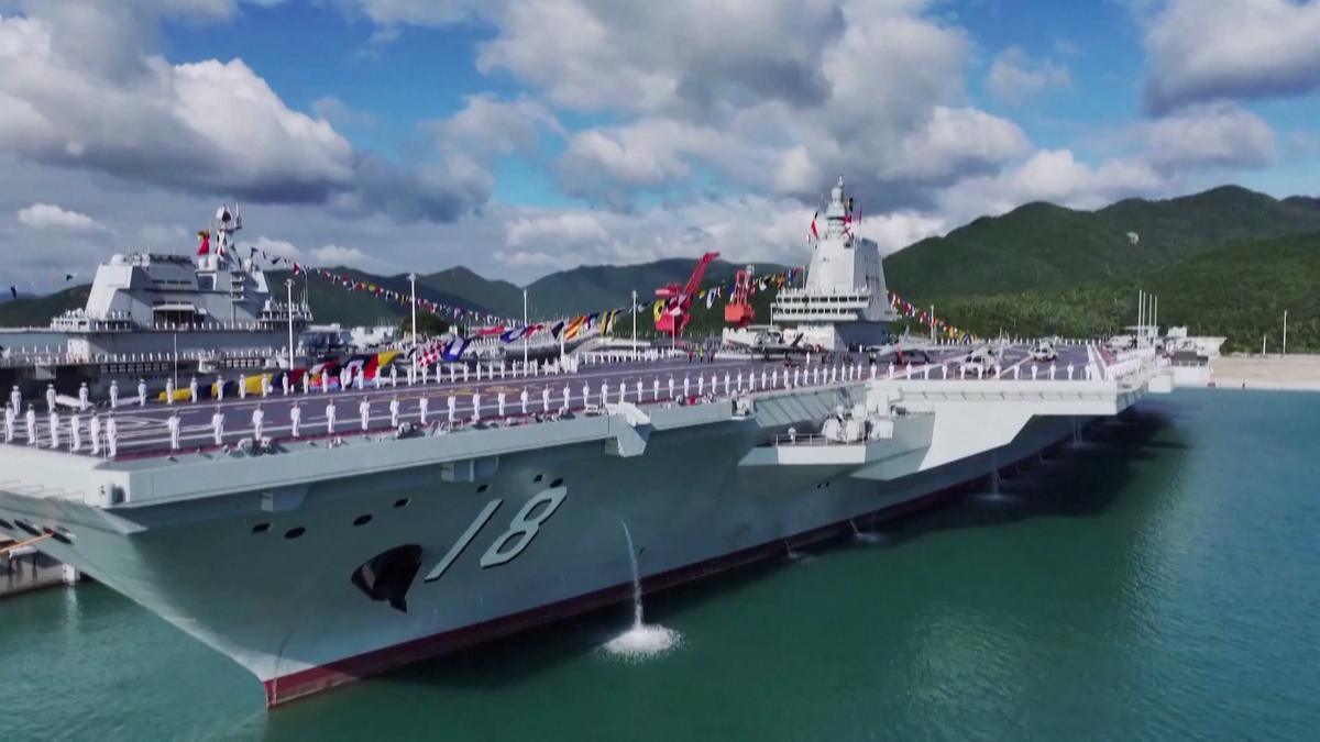 福建舰首度实战化训练亮相 中国航母战力实现质的飞跃