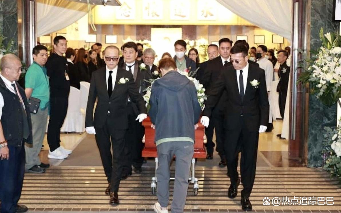 欧阳震华与苗侨伟为许绍雄扶灵?网友:扶灵表达什么意思