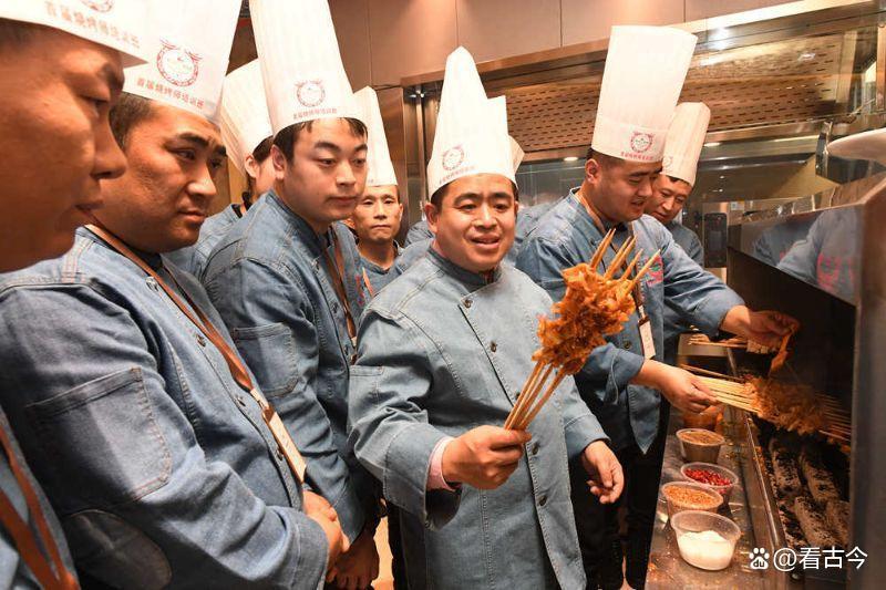 全国首家烧烤学院正式开班?“烟火气”也能玩成“学术范”!
