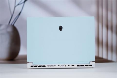 锐龙R9-9850HX万元本!雷神猎刃S游戏本图赏(图5)