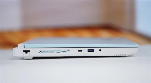 锐龙R9-9850HX万元本!雷神猎刃S游戏本图赏(图9)