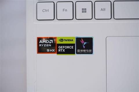 锐龙R9-9850HX万元本!雷神猎刃S游戏本图赏(图24)