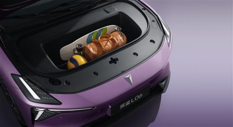 法拉利同款磁流变悬架上车！深蓝L06上市：13.29万起(图2)