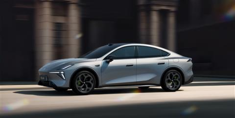 法拉利同款磁流变悬架上车！深蓝L06上市：13.29万起(图3)