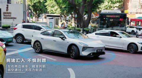 法拉利同款磁流变悬架上车！深蓝L06上市：13.29万起(图6)