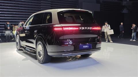 37.99万起 岚图泰山上市：全系65度大电池 华为顶级智驾(图14)