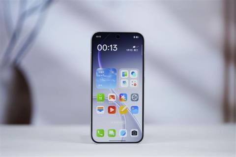 全息光刻美背太吸睛！OPPOReno15图赏(图5)