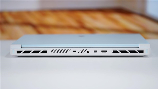 全息光刻美背太吸睛！OPPOReno15图赏(图13)