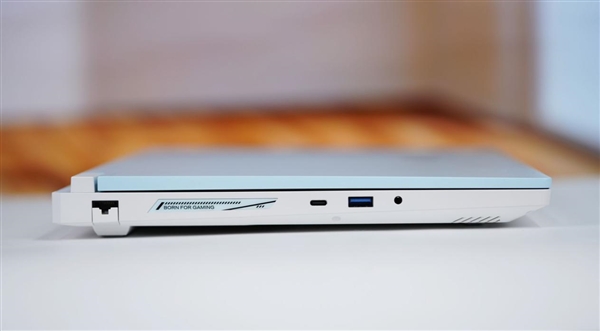 全息光刻美背太吸睛！OPPOReno15图赏(图16)