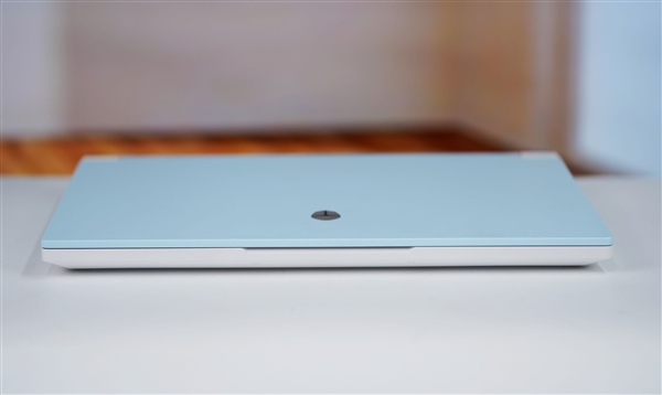 全息光刻美背太吸睛！OPPOReno15图赏(图18)