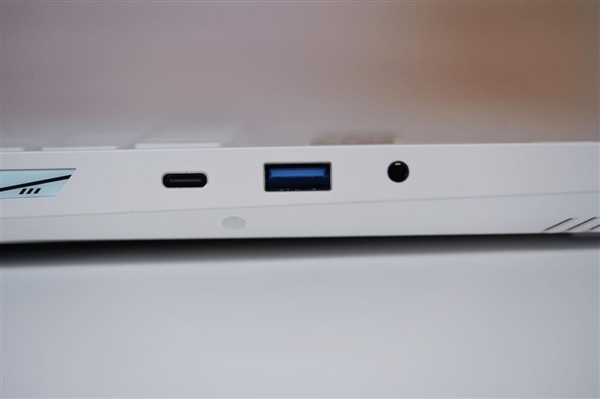 5台小鹏X9高速上120km/h自动绕行抛锚车 全程0追尾(图3)