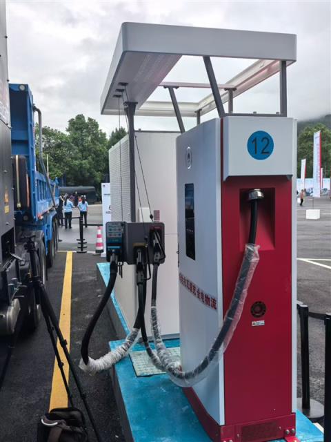 华为兆瓦充电加持 云南高速公路重卡绿电超充走廊全线贯通(图2)