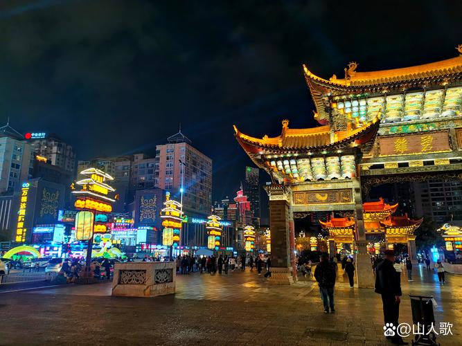 昆明市区晚上有什么好玩的?昆明市内晚上好玩的地方