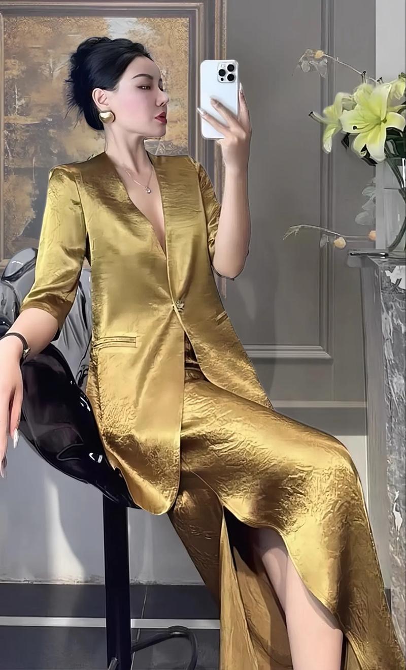 开业当天老板穿什么颜色的衣服?公司开业,老板穿什么颜色衣服