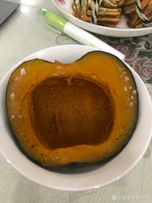 南瓜蒸熟后有白点是怎么回事?南瓜蒸熟了上面有白点是啥情况可以吃吗