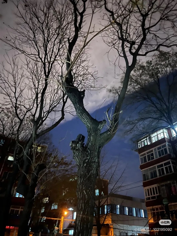 多地天空惊现“阴阳天” 这是什么情况!
