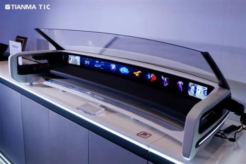 天马发布49.6英寸车载全景沉浸天轩屏：能变弯的中控屏也来了