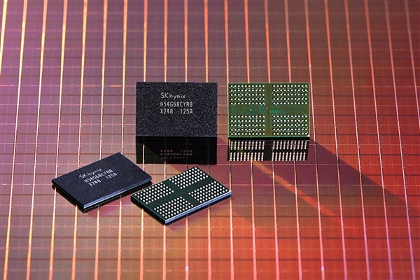 折叠屏iPhone电池容量刷新苹果纪录：5400mAh起步