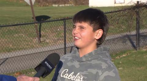 美国黑熊追杀男孩 冲进商店直接跳上收银台(图4)